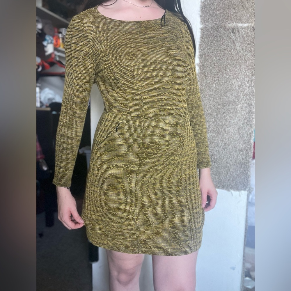 H&M Fitted Long Sleeve Sweater Dress with Pockets